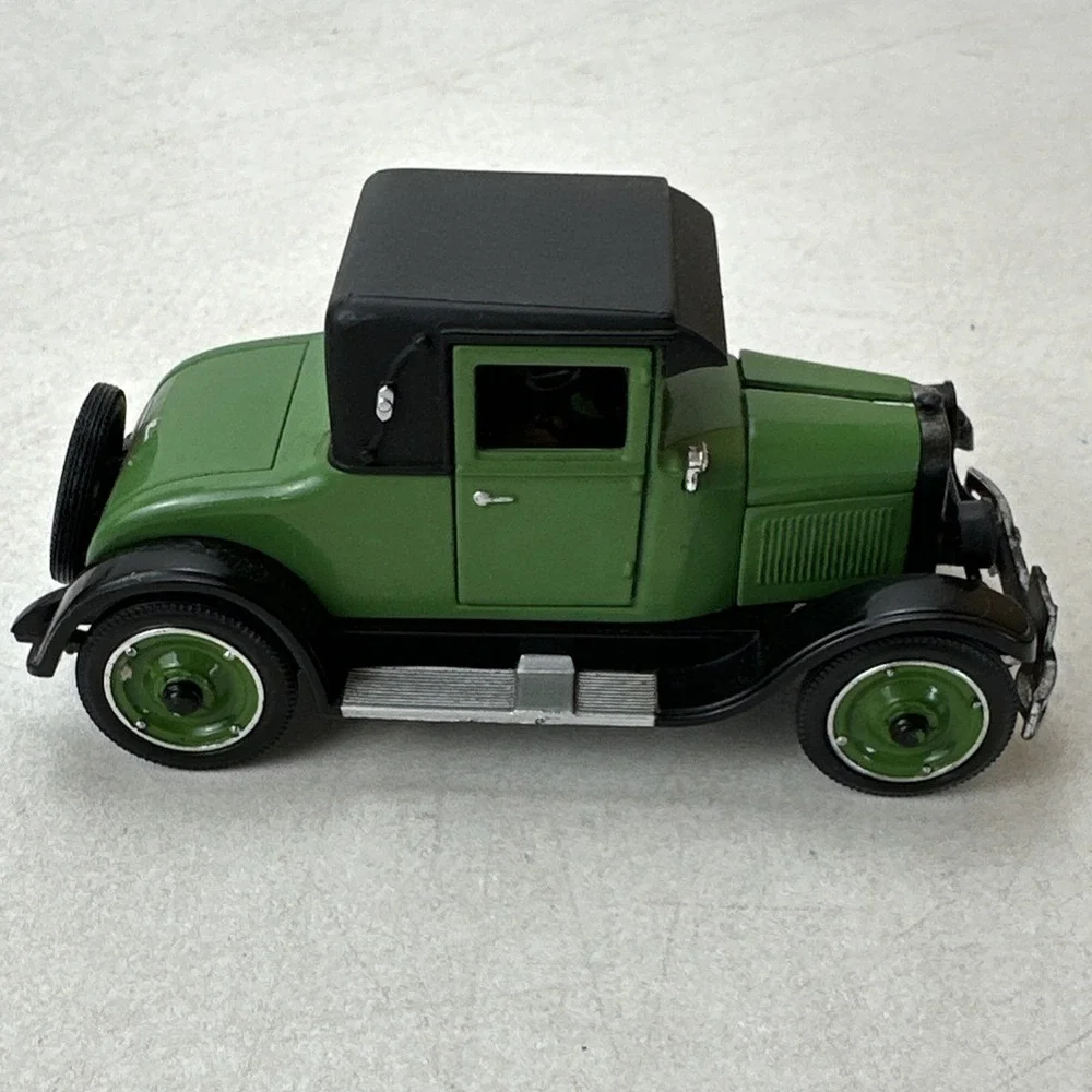 1926 Chevy Superior V 2 Passenger Coupe Model Car 1:32 Green
